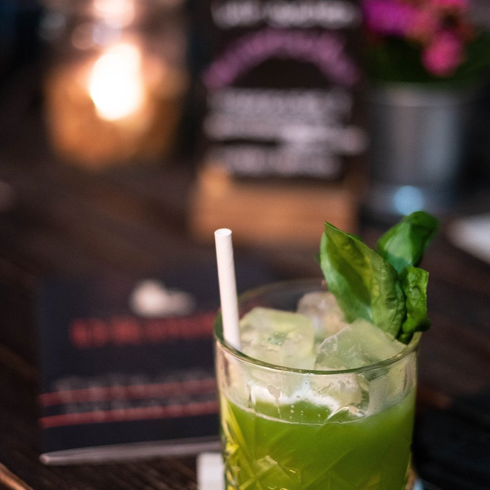 Gin basil smash